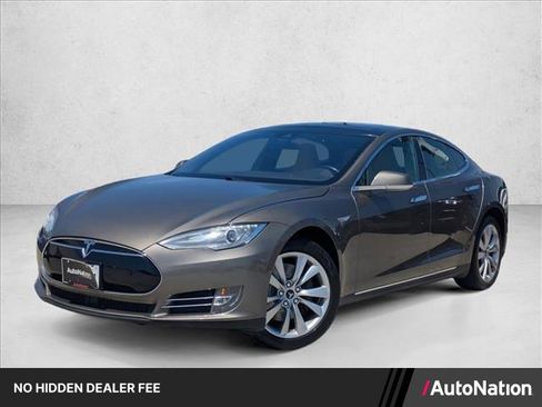 Used 2015 Tesla Model S 70 RWD image 1