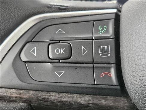 Used 2023 Jeep Grand Cherokee 4WD 4xe image 15
