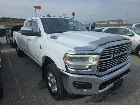 Used 2022 RAM 3500 Laramie AWD/4WD image 5