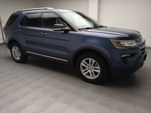Used 2019 Ford Explorer XLT w/ Equipment Group 202A AWD/4WD image 11