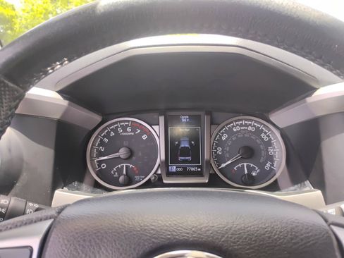 Used 2021 Toyota Tacoma SR5 RWD image 44