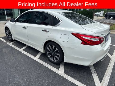 Used 2016 Nissan Altima 2.5 SL w/ 2.5 Technology w/LED Package FWD image 4