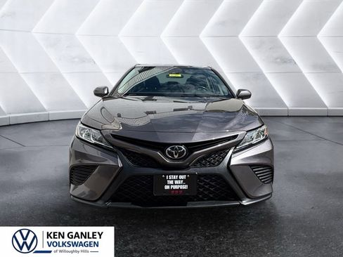 Used 2020 Toyota Camry SE FWD image 2