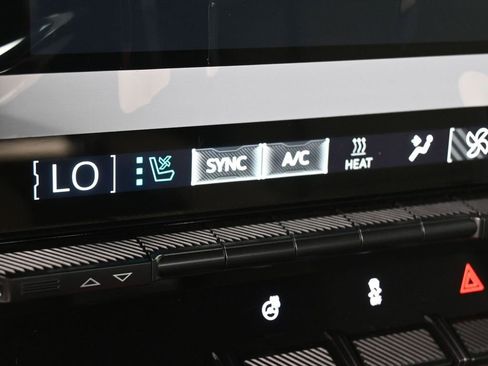 New 2025 GMC Hummer EV 2X image 28