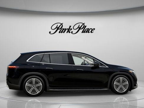 Used 2023 Mercedes-Benz EQS 450+ SUV image 25