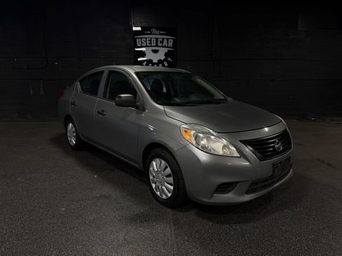 Used 2014 Nissan Versa S Plus FWD image 8