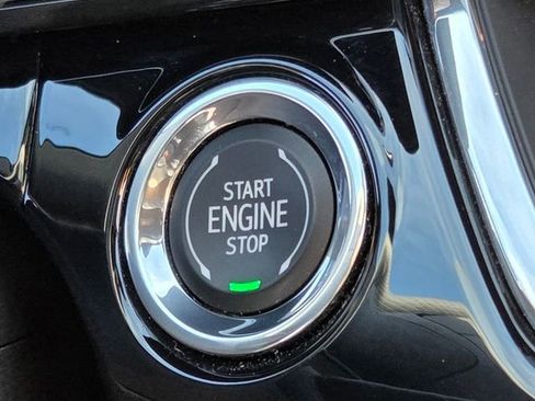 Used 2025 Chevrolet Trax RS w/ Driver Confidence Package image 28