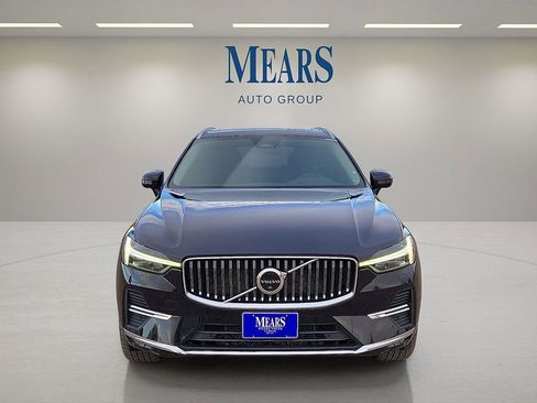Certified 2023 Volvo XC60 B5 Plus w/ Climate Package image 9