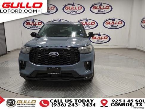 Used 2025 Ford Explorer ST-Line image 3