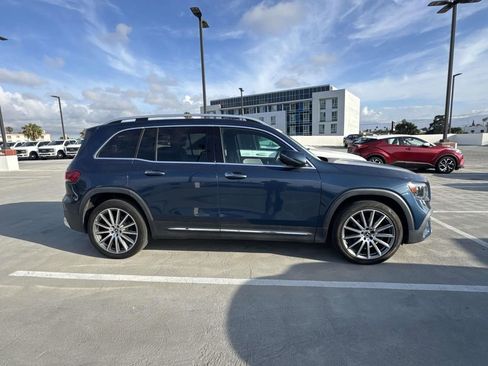 Used 2020 Mercedes-Benz GLB 250 w/ AMG Line image 11