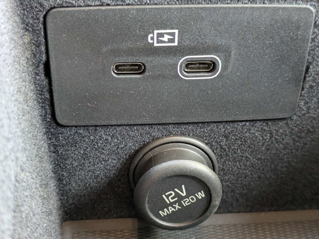 New 2027 Volvo XC90 T8 Plus AWD/4WD image 23