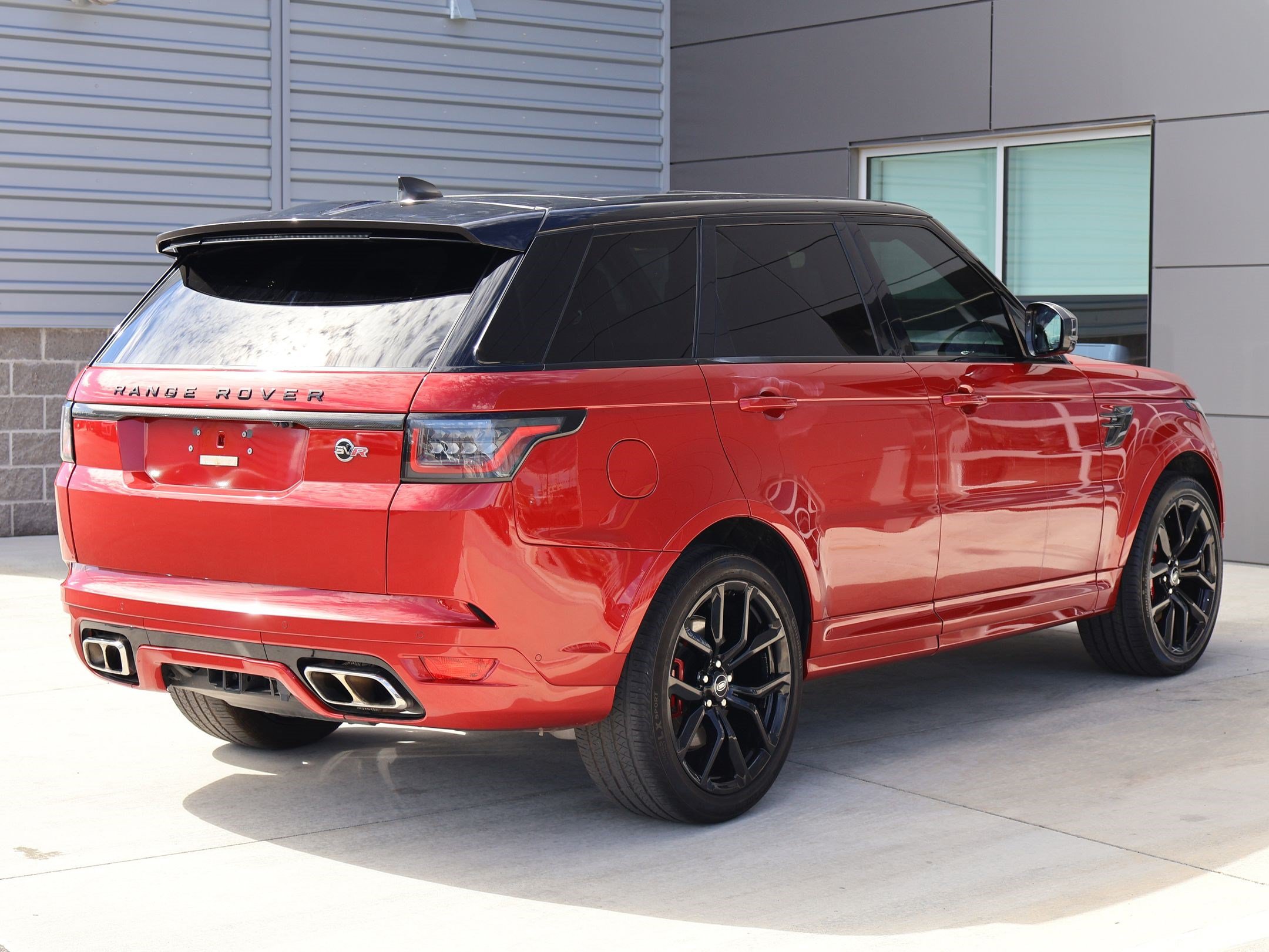 Used 2022 Land Rover Range Rover Sport SVR Carbon Edition AWD/4WD image 7