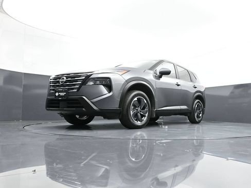 Certified 2026 Nissan Rogue SV AWD/4WD image 74
