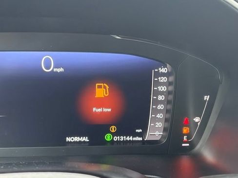 Used 2025 Honda Pilot Elite image 21
