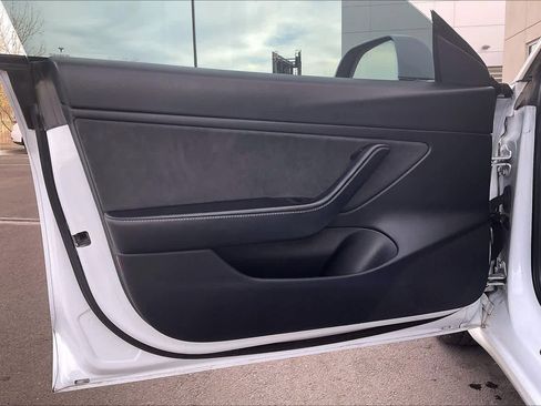 Used 2019 Tesla Model 3 Standard Range image 19
