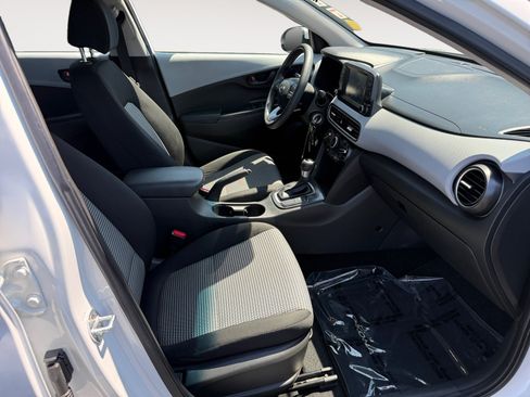Used 2018 Hyundai Kona SE FWD image 19