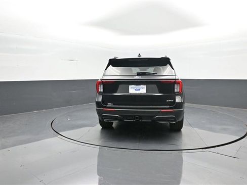 New 2026 Ford Explorer ST-Line w/ ST-Line Street Pack image 6