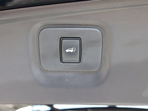 Used 2019 Nissan Pathfinder SL w/ SL Premium Package AWD/4WD image 25