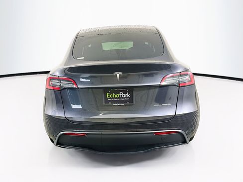 Used 2024 Tesla Model Y Long Range AWD/4WD image 7