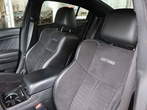 Used 2022 Dodge Charger Scat Pack w/ Daytona Edition Group image 18