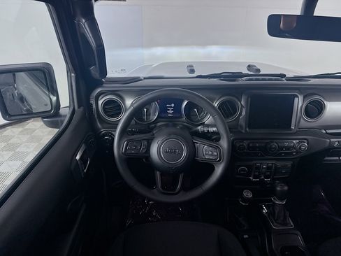 Used 2023 Jeep Wrangler Unlimited w/ Cold Weather Group image 17