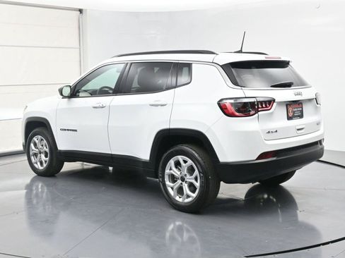 Used 2025 Jeep Compass Latitude AWD/4WD image 3
