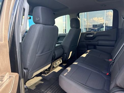 Used 2021 Chevrolet Silverado 1500 LT AWD/4WD image 17