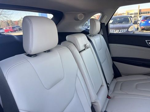 Used 2022 Ford Edge Titanium image 29