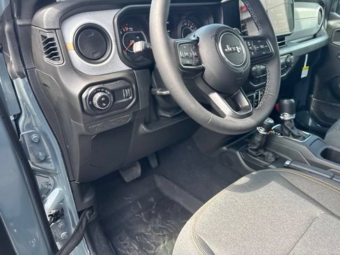 New 2026 Jeep Gladiator Sport AWD/4WD image 10
