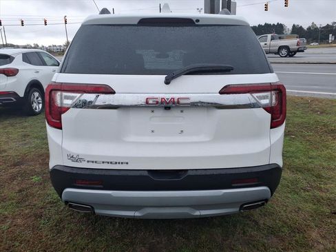 Used 2021 GMC Acadia SLT w/ Preferred Package image 3