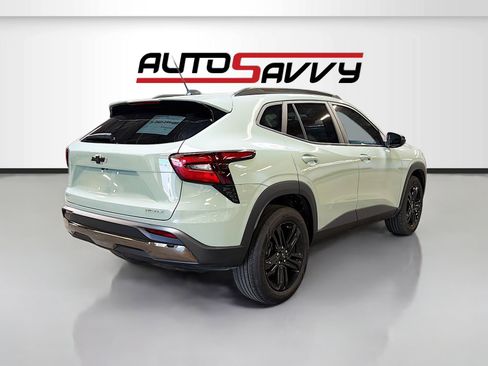Used 2025 Chevrolet Trax ACTIV FWD image 7