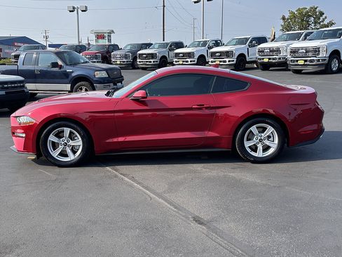 Certified 2022 Ford Mustang Coupe RWD image 9