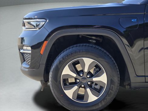 Used 2024 Jeep Grand Cherokee Limited 4xe AWD/4WD image 30