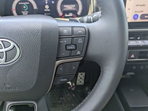 Used 2025 Toyota Camry XSE image 27