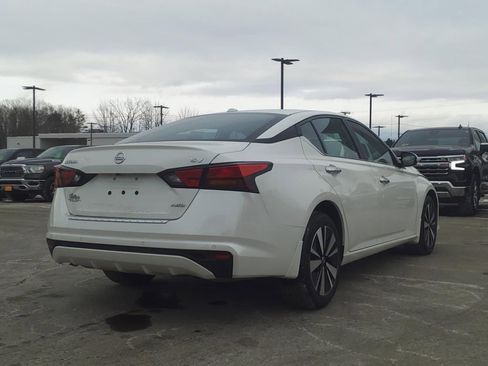Used 2022 Nissan Altima 2.5 SV image 4