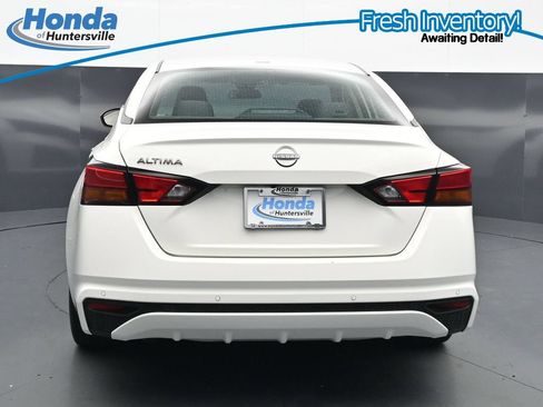 Used 2025 Nissan Altima 2.5 SV FWD image 8