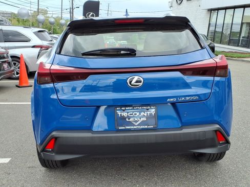 Used 2025 Lexus UX 300h AWD w/ Accessory Package (Z1) image 5