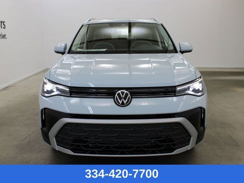 Certified 2025 Volkswagen Taos SE w/ Panoramic Sunroof Package image 7