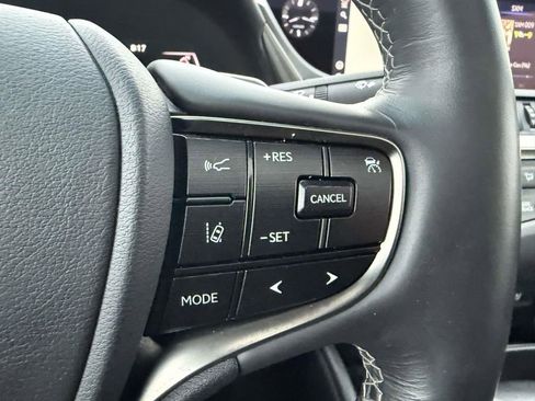 Used 2021 Lexus ES 300h w/ Premium Package image 21