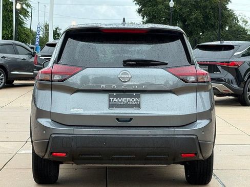Used 2025 Nissan Rogue SV FWD image 3