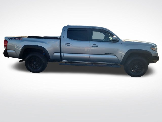 Used 2017 Toyota Tacoma TRD Off-Road AWD/4WD image 7