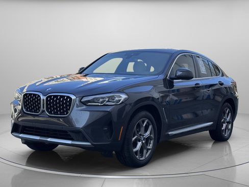 Used 2022 BMW X4 xDrive30i image 2
