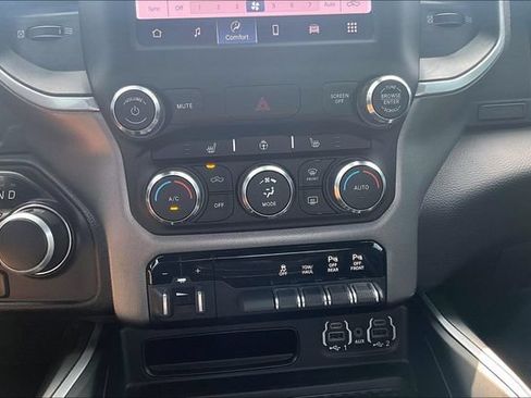 Used 2023 RAM 1500 Big Horn AWD/4WD image 29