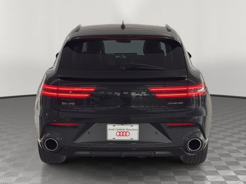 Used 2023 Genesis GV70 3.5T Sport w/ Sport Prestige Package AWD/4WD image 10
