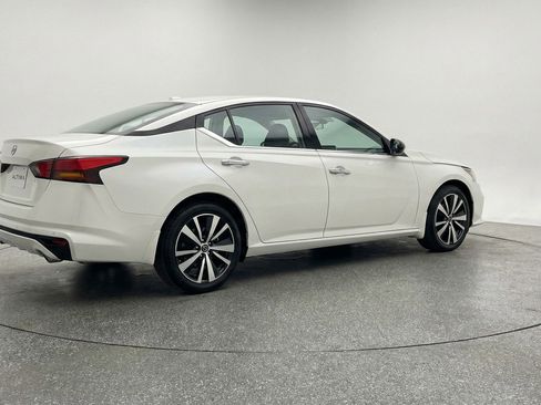 Used 2025 Nissan Altima 2.5 SV image 6