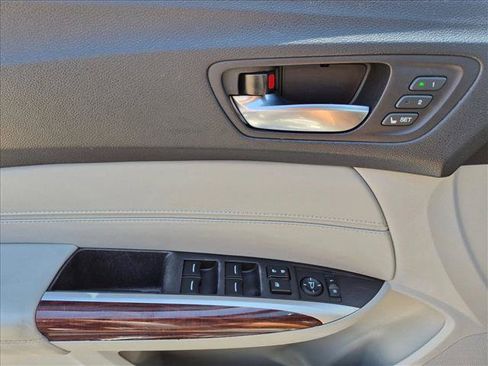Used 2015 Acura TLX w/ Technology Package FWD image 15