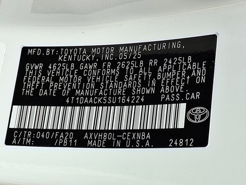 Used 2025 Toyota Camry LE image 27