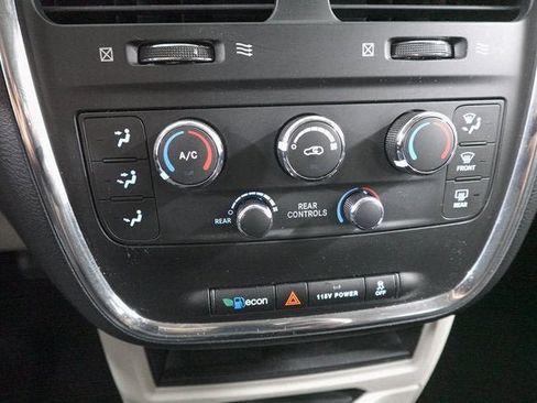 Used 2017 Dodge Grand Caravan SE w/ Power Window Group image 18