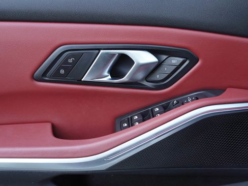 Certified 2025 BMW 330i Sedan RWD image 16