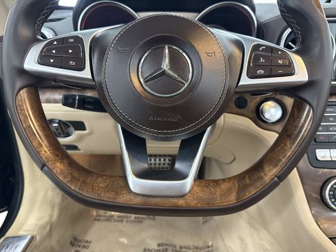 Used 2019 Mercedes-Benz SL 550 image 17